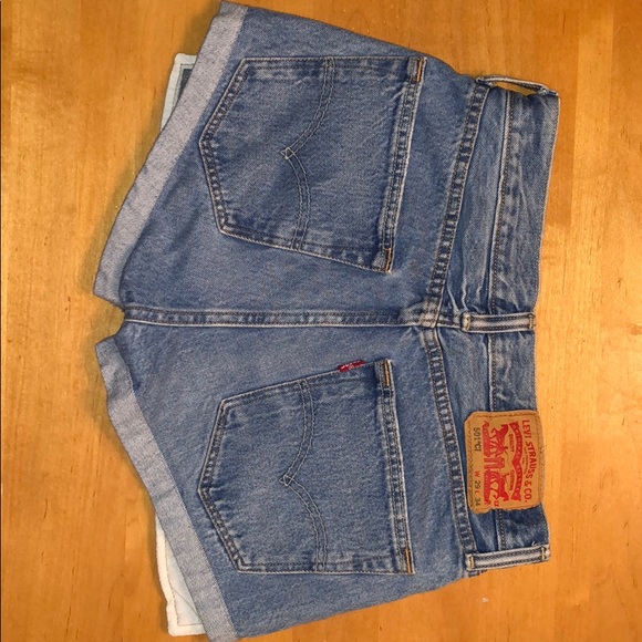 Levi Jean shorts !! - Picture 5 of 6